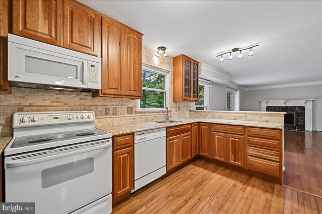 7592 RUXTON DR, Springfield, VA 22153