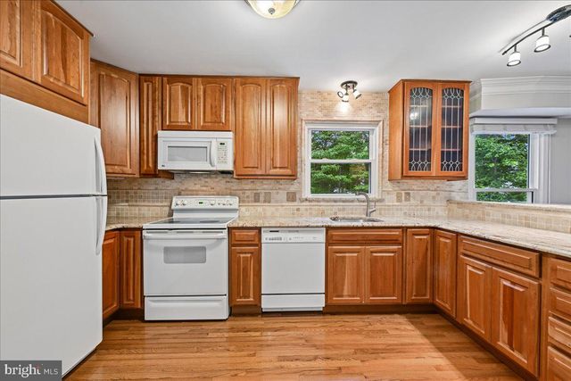 7592 RUXTON DR, Springfield, VA 22153