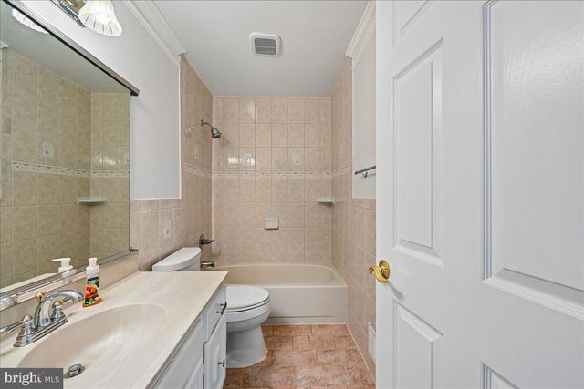 7592 RUXTON DR, Springfield, VA 22153