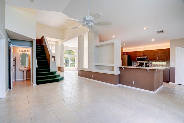 1117 AVONDALE Court, West Palm Beach, FL 33409