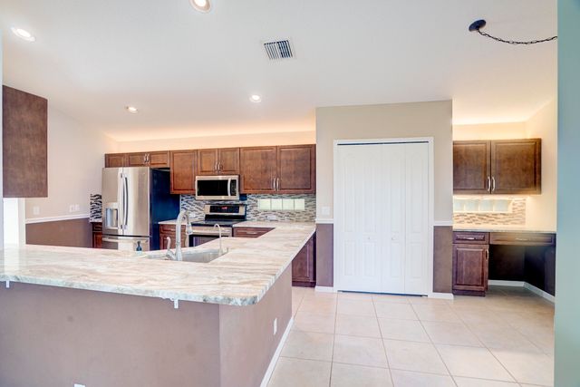 1117 AVONDALE Court, West Palm Beach, FL 33409