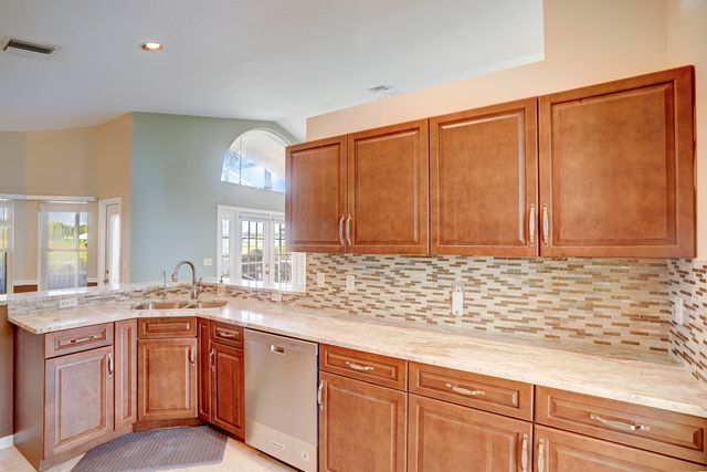 1117 AVONDALE Court, West Palm Beach, FL 33409