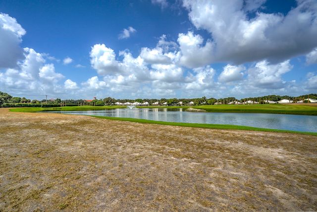 1117 AVONDALE Court, West Palm Beach, FL 33409