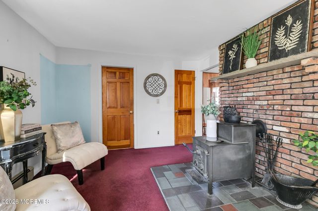83 Union Avenue, Belford, NJ 07718