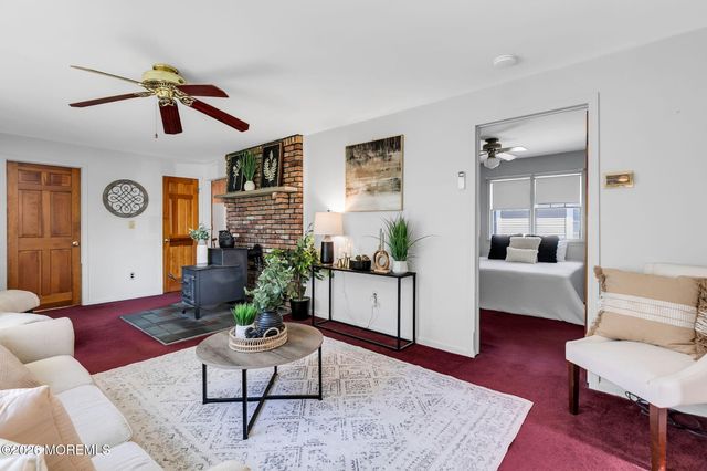 83 Union Avenue, Belford, NJ 07718