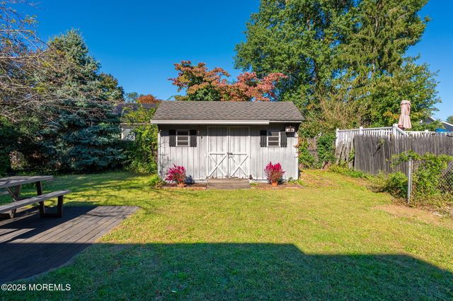 83 Union Avenue, Belford, NJ 07718