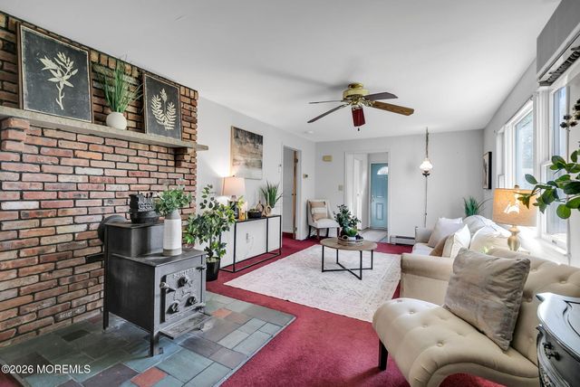 83 Union Avenue, Belford, NJ 07718