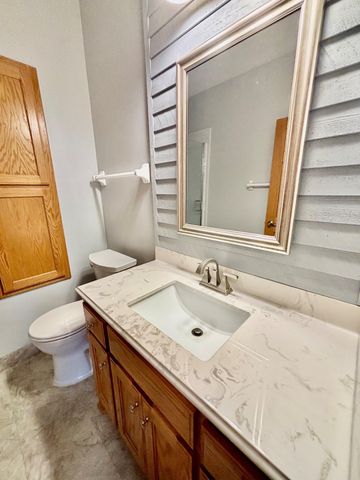 1516 Pine Pointe, White Bear Lake, MN 55110