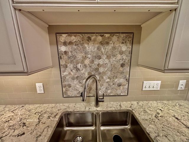 1516 Pine Pointe, White Bear Lake, MN 55110