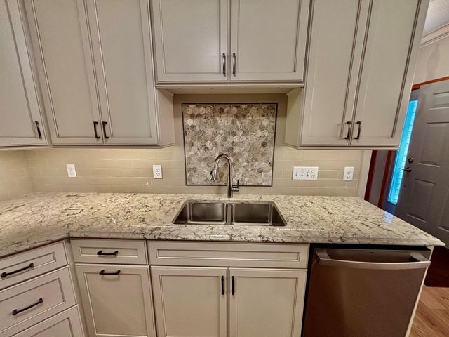 1516 Pine Pointe, White Bear Lake, MN 55110