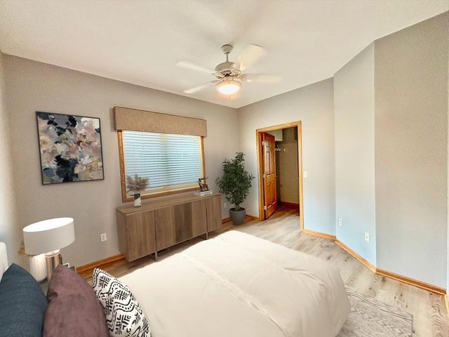 1516 Pine Pointe, White Bear Lake, MN 55110
