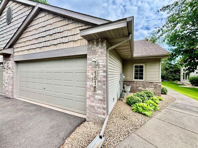 1516 Pine Pointe, White Bear Lake, MN 55110