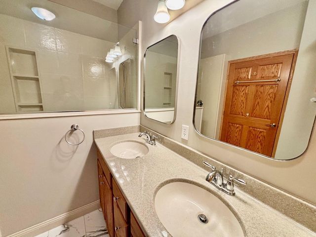 1516 Pine Pointe, White Bear Lake, MN 55110