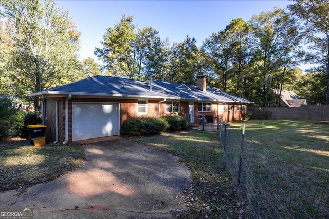 84 Hilsdale Road, Forsyth, GA 31029