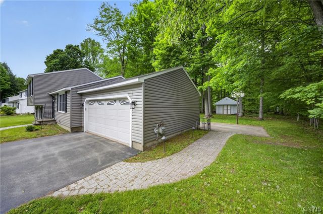 13 Ironwood, Schroeppel, NY 13132