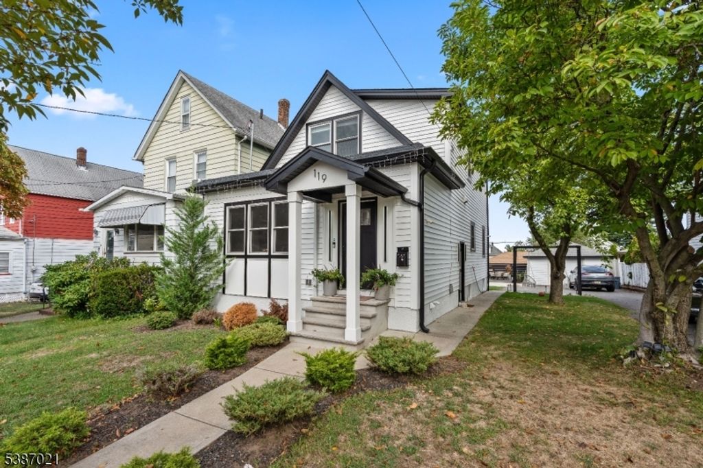 119 Dewey St, Garfield City, NJ 07026