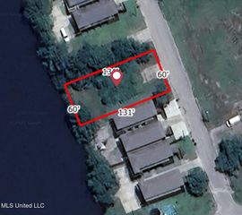 305 Lac Bleu Avenue, Pass Christian, MS 39571