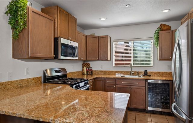 1087 N 1st st, Banning, CA 92220