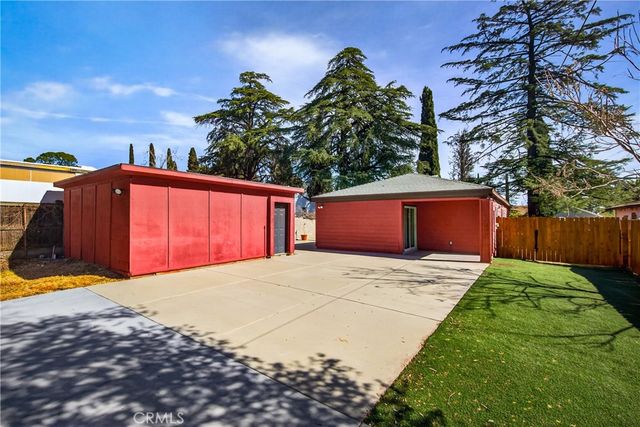 1087 N 1st st, Banning, CA 92220