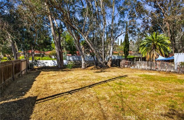 1087 N 1st st, Banning, CA 92220