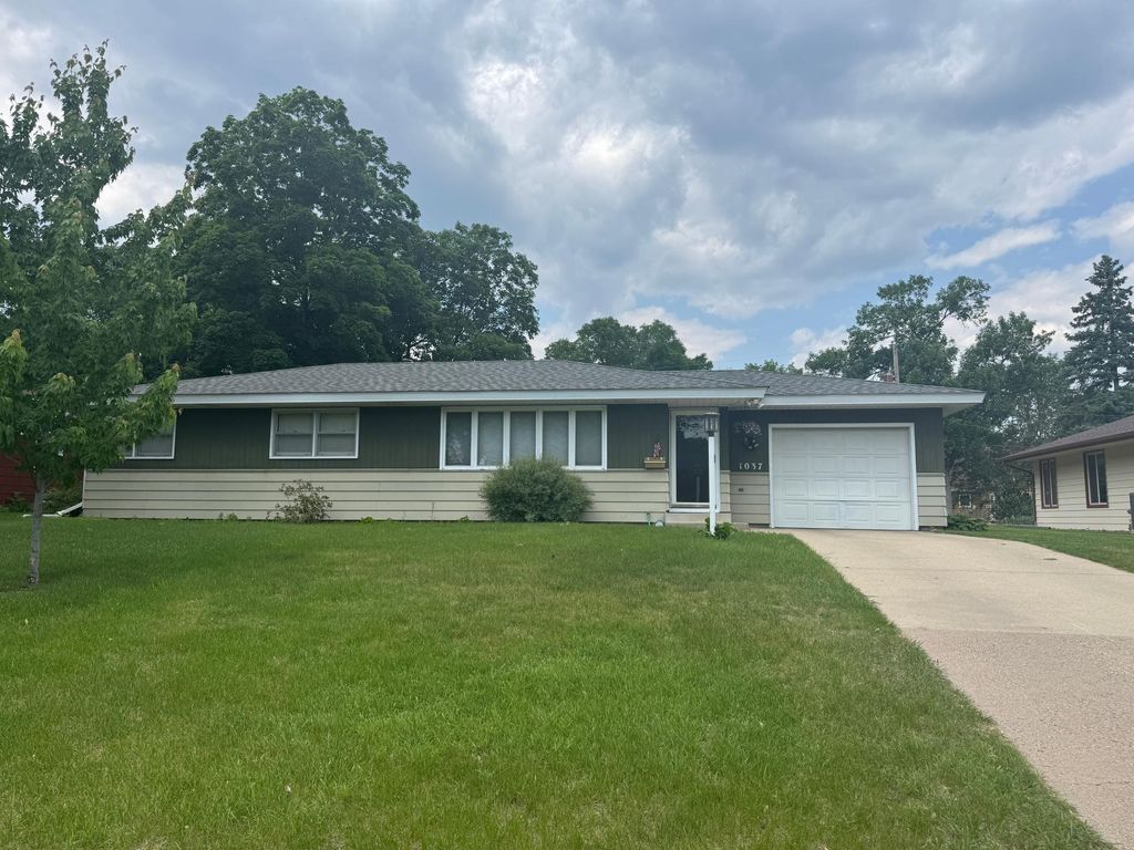 1037 24th Avenue N, Saint Cloud, MN 56303