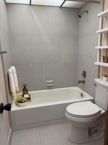 235 E Burgundy E 235, Delray Beach, FL 33484