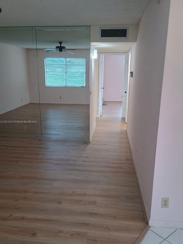 235 E Burgundy E 235, Delray Beach, FL 33484