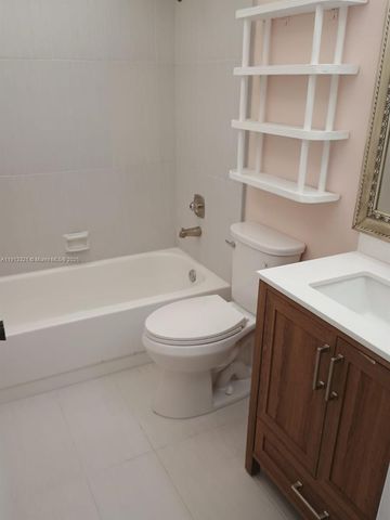 235 E Burgundy E 235, Delray Beach, FL 33484