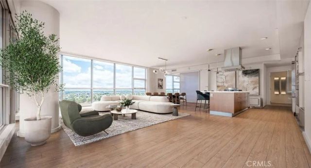 9 MacArthur Place 807, Santa Ana, CA 92707