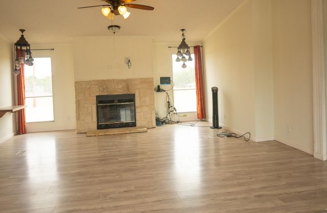 1000 County Rd 201, Liberty Hill, TX 78642