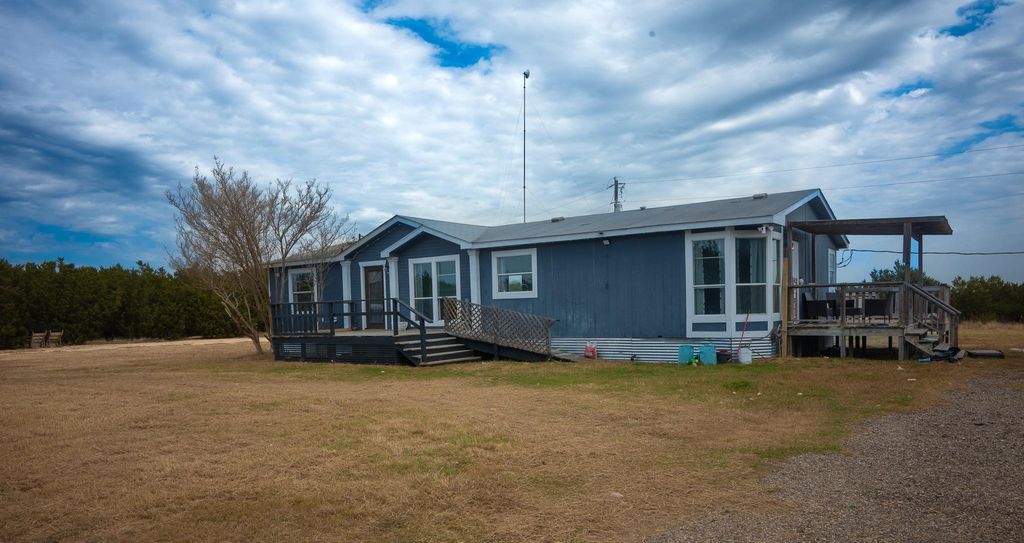 1000 County Rd 201, Liberty Hill, TX 78642