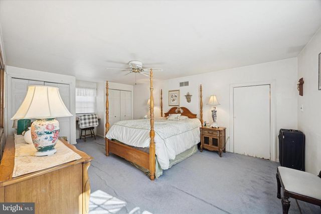 4 MYRTLE AVE, Havertown, PA 19083
