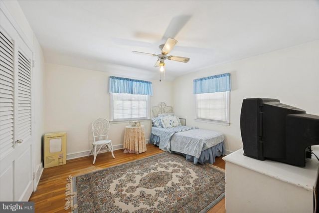 4 MYRTLE AVE, Havertown, PA 19083