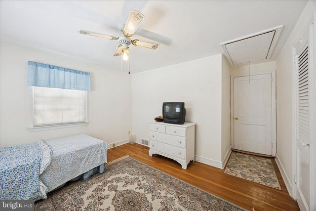 4 MYRTLE AVE, Havertown, PA 19083