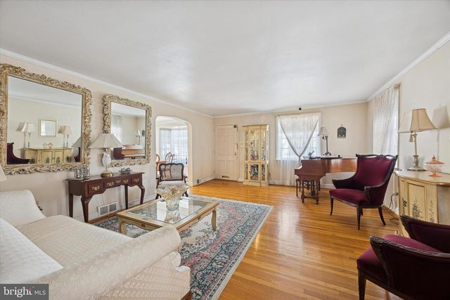 4 MYRTLE AVE, Havertown, PA 19083