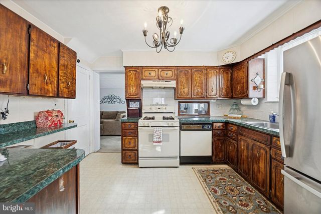 4 MYRTLE AVE, Havertown, PA 19083