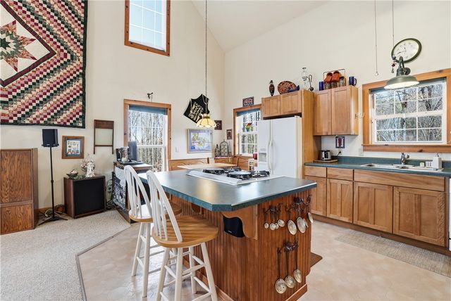 70 County Road 1143, Eureka Springs, AR 72632