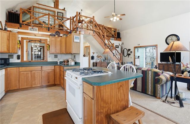 70 County Road 1143, Eureka Springs, AR 72632