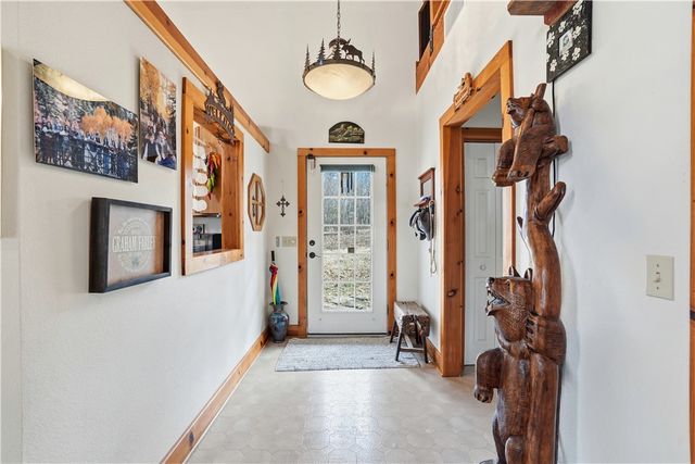 70 County Road 1143, Eureka Springs, AR 72632