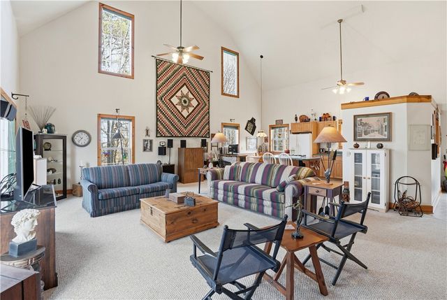 70 County Road 1143, Eureka Springs, AR 72632