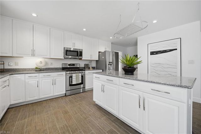 4976 Blackfoot CRES, Virginia Beach, VA 23462