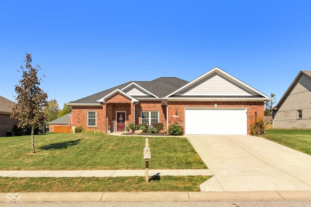 4910 E Daisy Lane, Mooresville, IN 46158