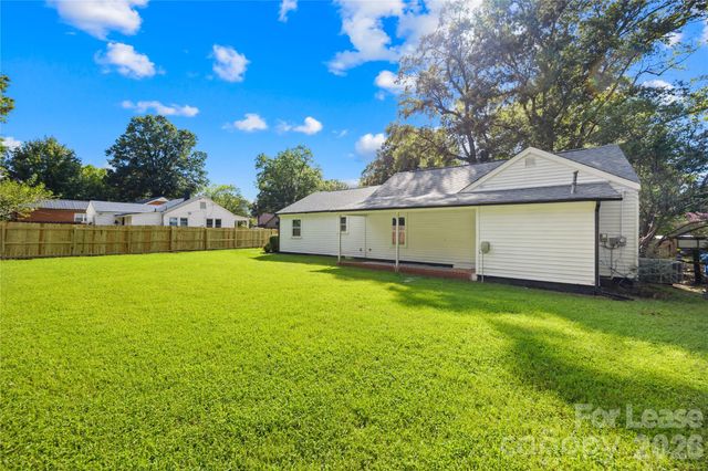 227 N Magnolia Street, Mooresville, NC 28115