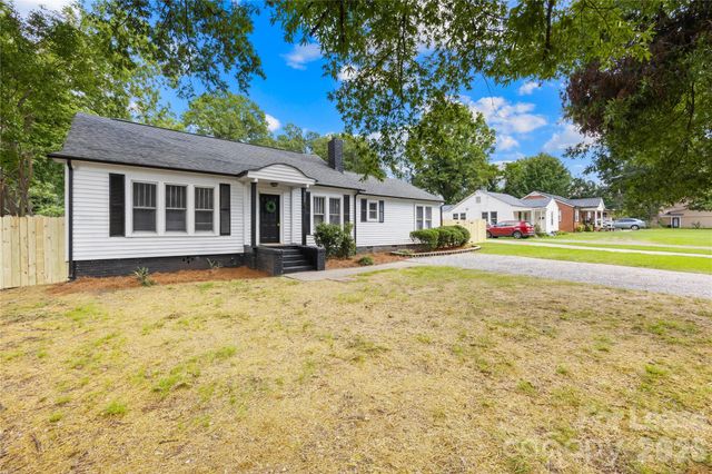 227 N Magnolia Street, Mooresville, NC 28115
