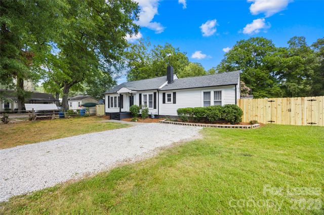 227 N Magnolia Street, Mooresville, NC 28115