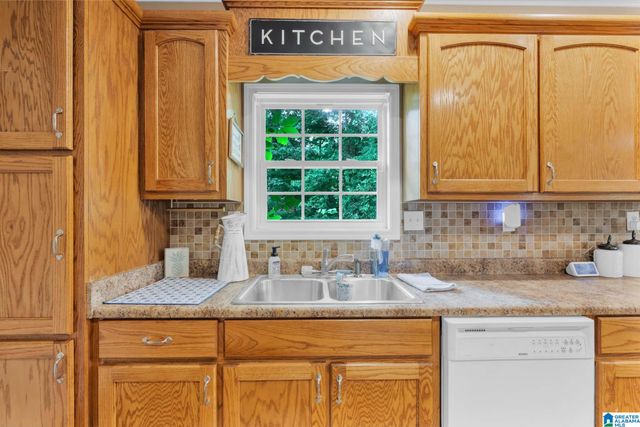 907 SPRUCE ROAD, Oneonta, AL 35121