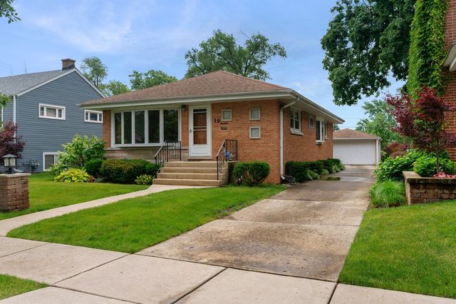 19 W Adams Street, Villa Park, IL 60181