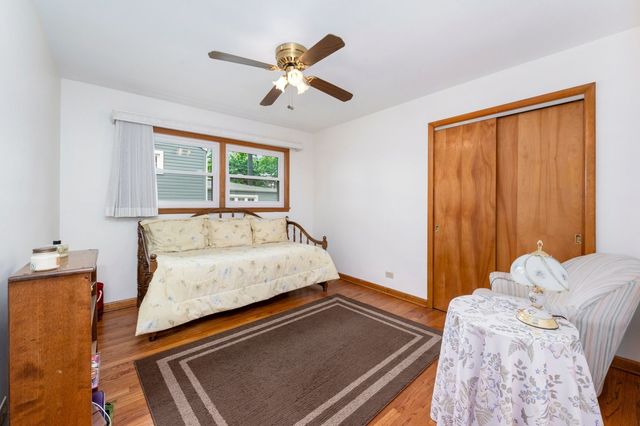 19 W Adams Street, Villa Park, IL 60181
