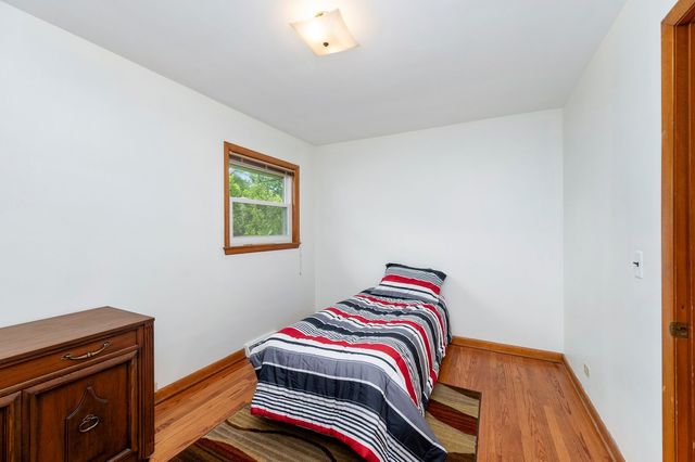 19 W Adams Street, Villa Park, IL 60181