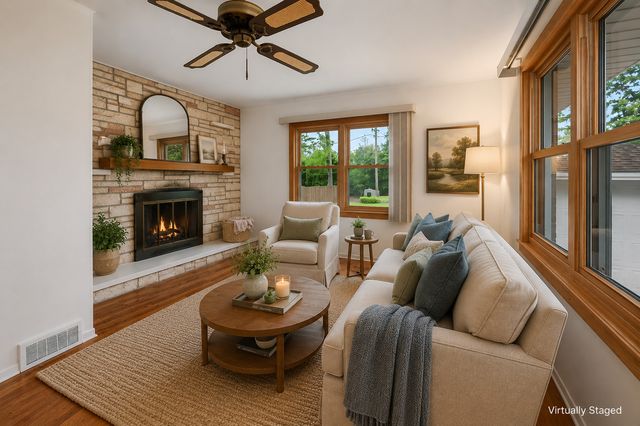 19 W Adams Street, Villa Park, IL 60181